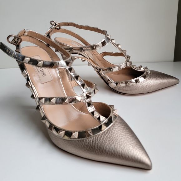 Valentino Garavani Rockstud Strapped Pumps - Picture 8 of 13